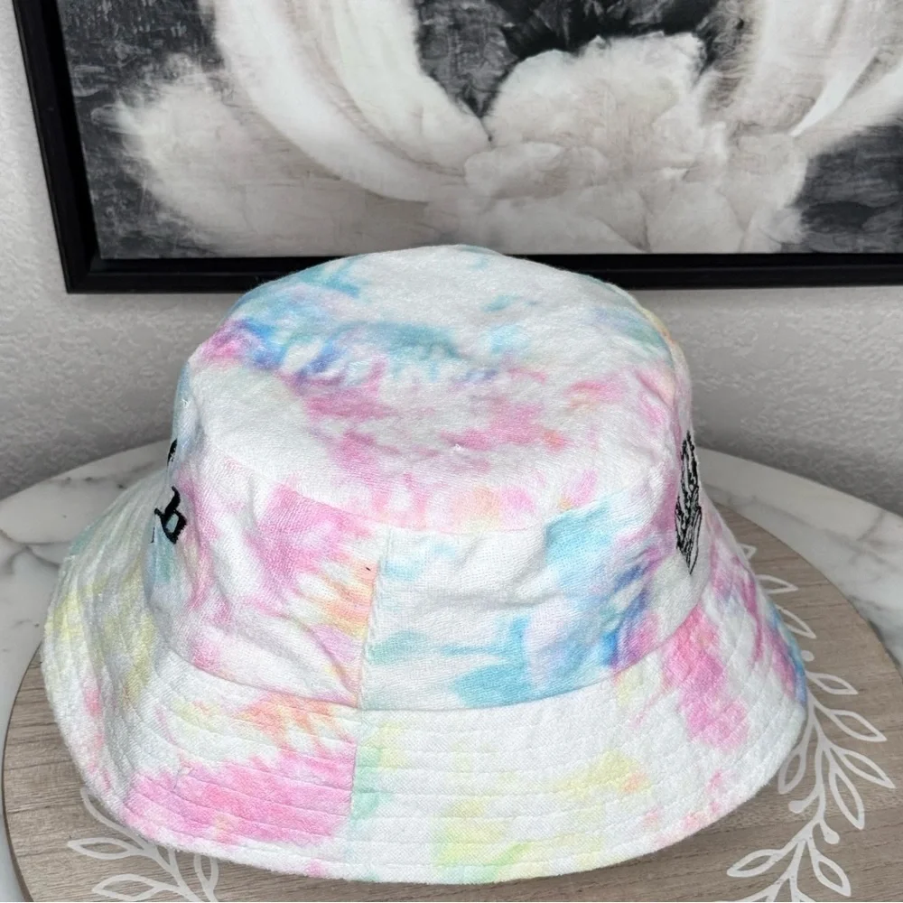 NWT Juicy Couture Tie Dye Bucket Hat perfect for a beachy California girl look☀️ - Picture 4 of 6